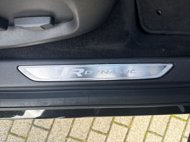 Jaguar E-Pace D180 R-Dynamic S 20''LM BlackPack ACC Tot