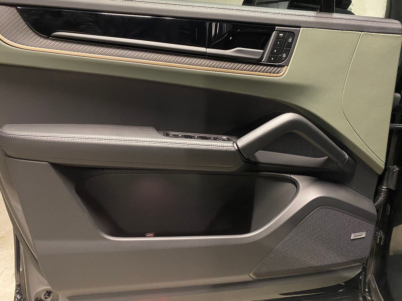 Porsche Cayenne E-Hybrid | Sportabgas | Luftfederung |