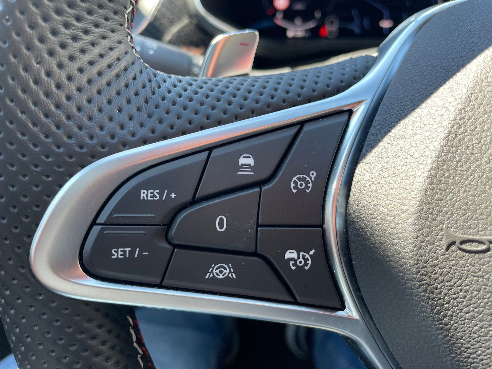 Renault Arkana R.S. Line TCe160 EDC - Samsaru's Car Outlet
