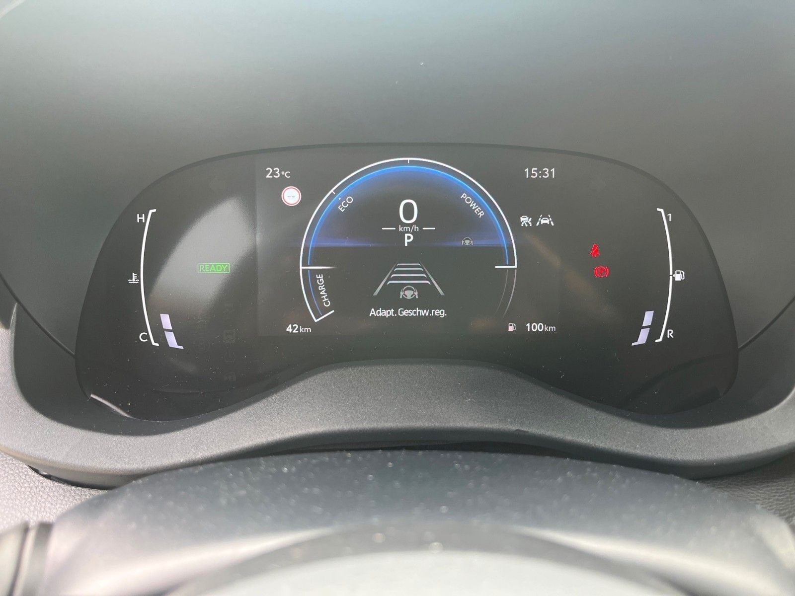 Toyota Yaris Cross Teampl. Hyb. *AWD* *SAFETY* *WINTER*