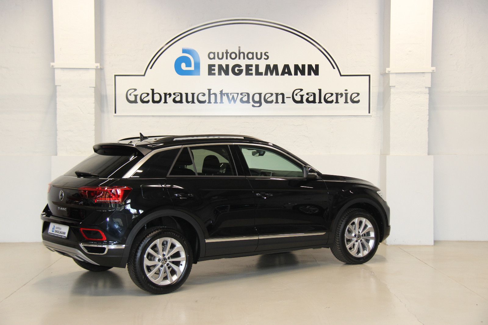 Volkswagen T-Roc Style 1.5 TSI DSG - Samsaru's Car Outlet