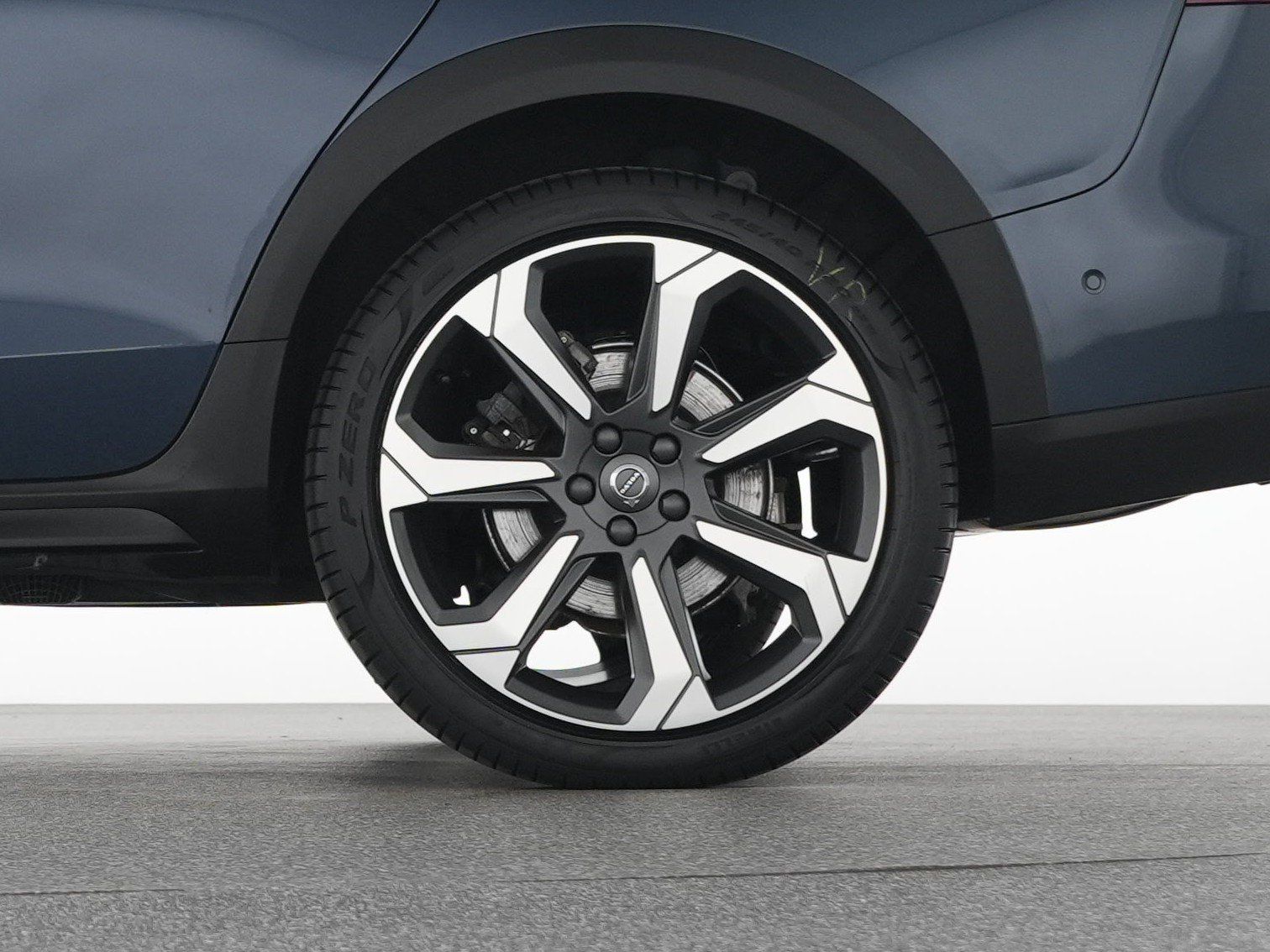 Volvo V60 CC B4 AWD Ultimate SONDERFINANZIERUNG 1,99%*