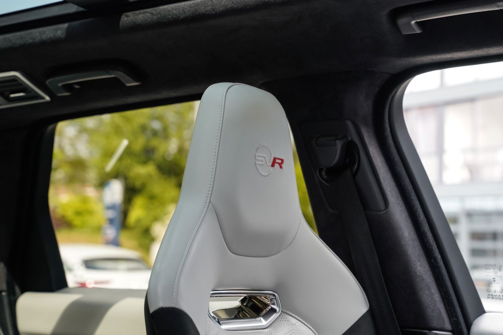 Range Rover Sport SVR - Samsaru's Car Outlet