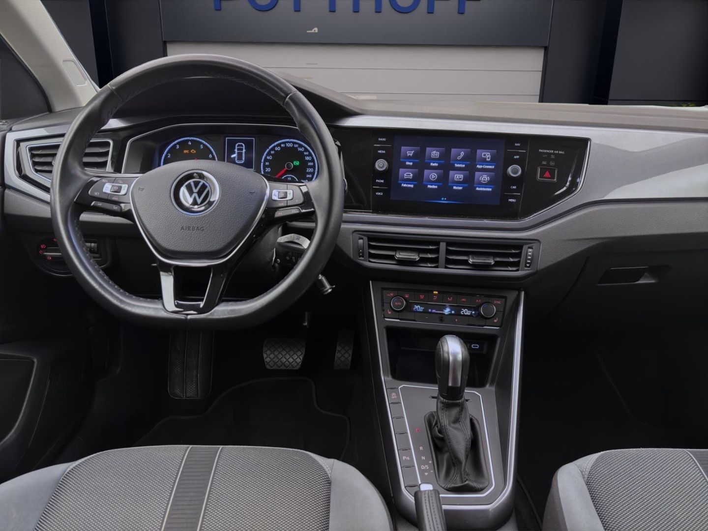 Volkswagen Polo 1.0 TSI DSG HIGHLINE - Samsaru's Car Outlet
