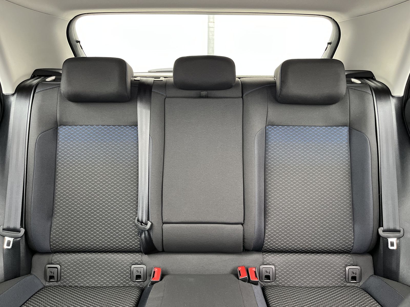 Volkswagen T-Roc 1.5 TSI DSG UNITED - Samsaru's Car Outlet