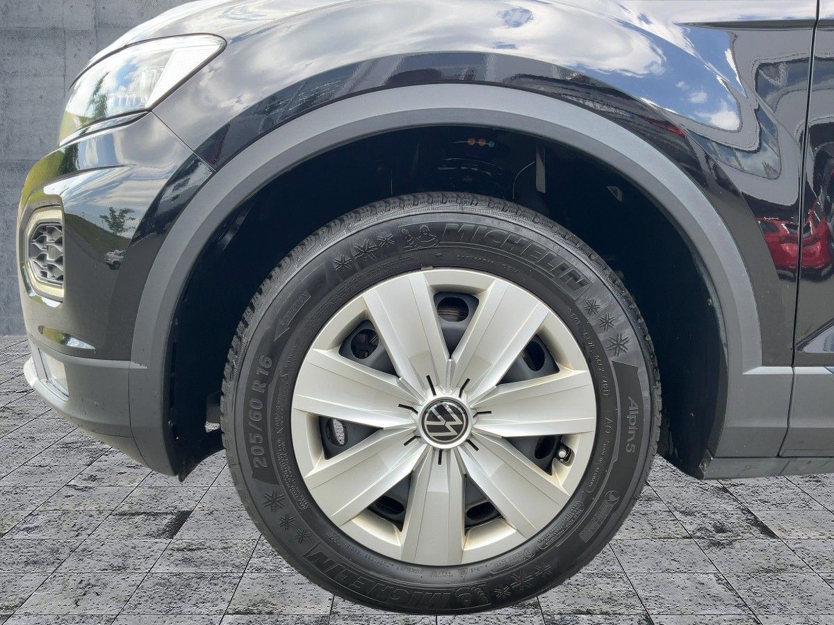 Volkswagen T-Roc 1.5 TSI SPORT - Samsaru's Car Outlet