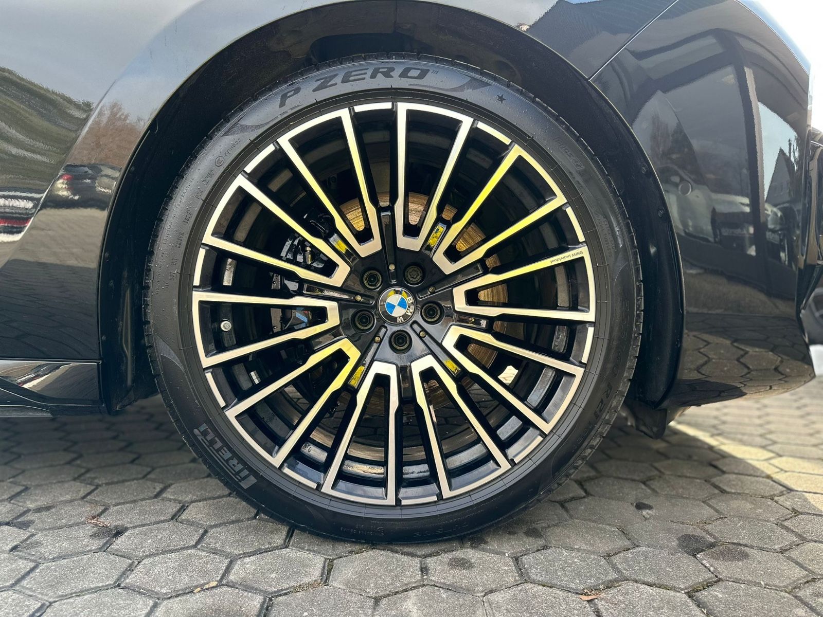 BMW 740d M INDIVIDUAL.AUTOTÜR.FOND ENT.SKY.MASSAGE