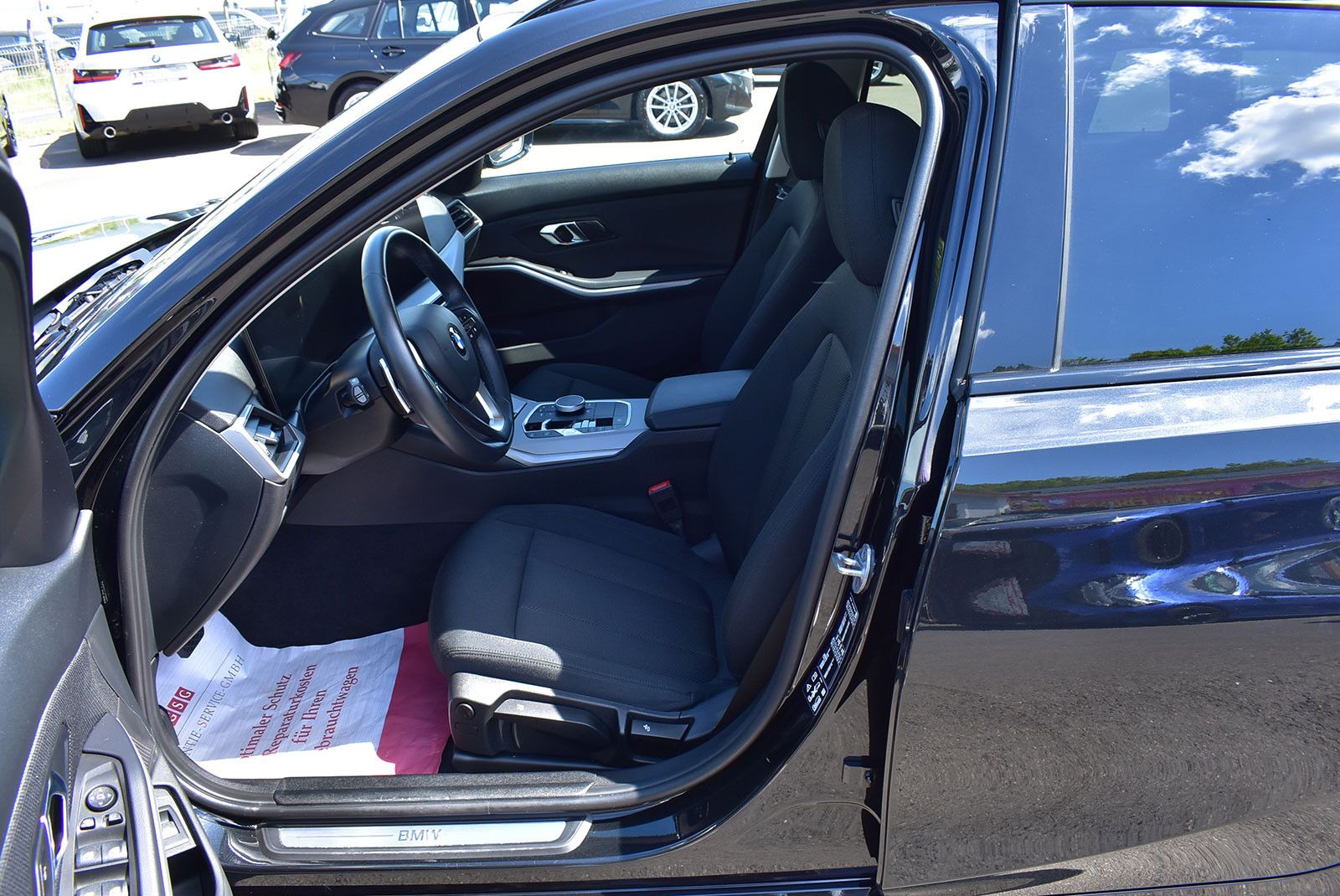 BMW 320 d xDrive - Samsaru's Car Outlet