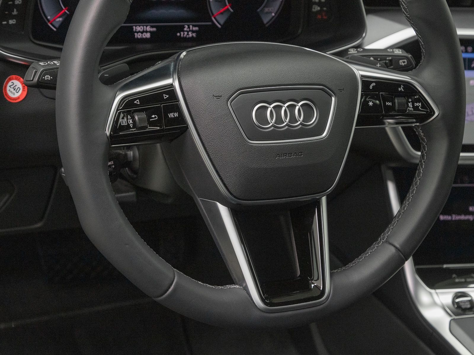 Audi A6 Avant 45 TDI Q S LINE - Samsaru's Car Outlet