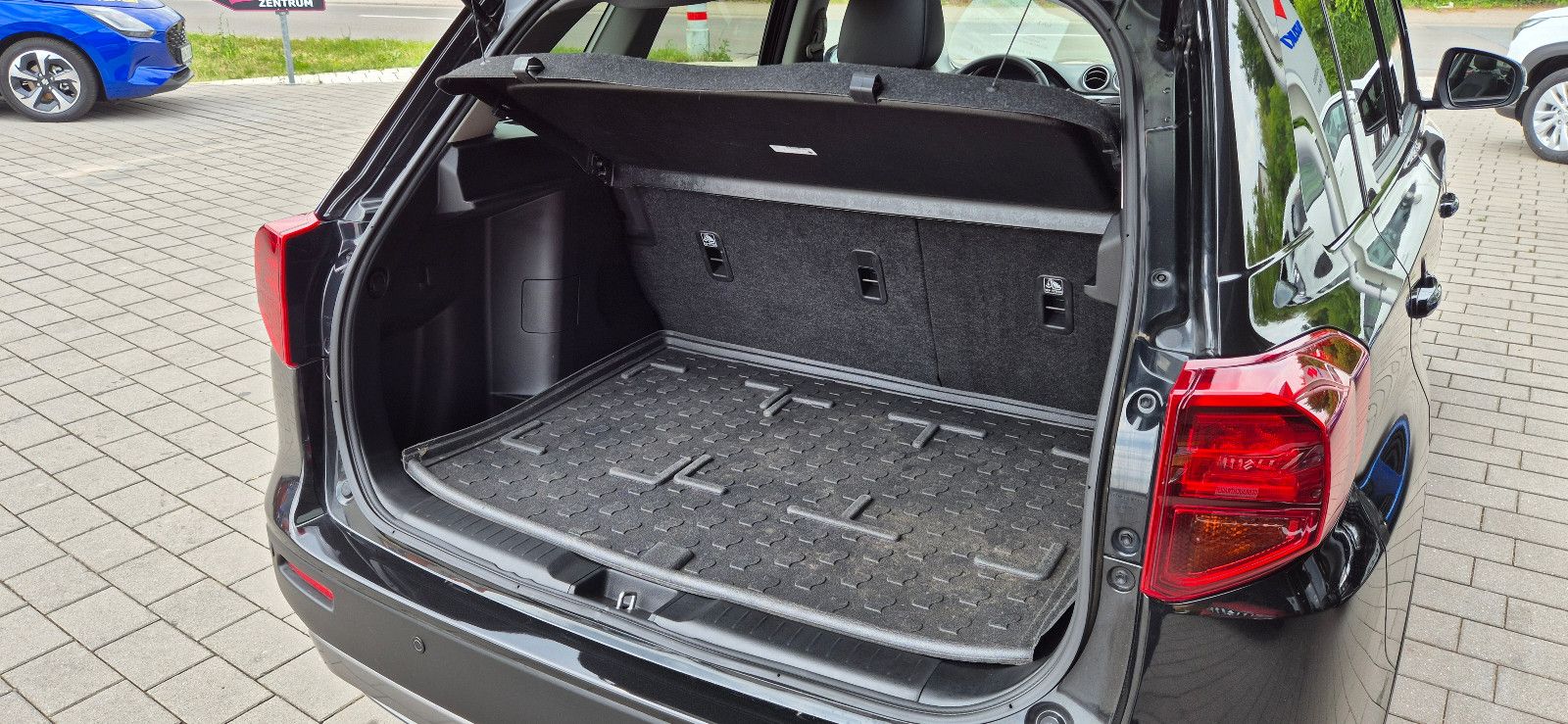 Suzuki Vitara 1.4 BOOSTERJET Hybrid Comfort+ - Samsaru's Car Outlet
