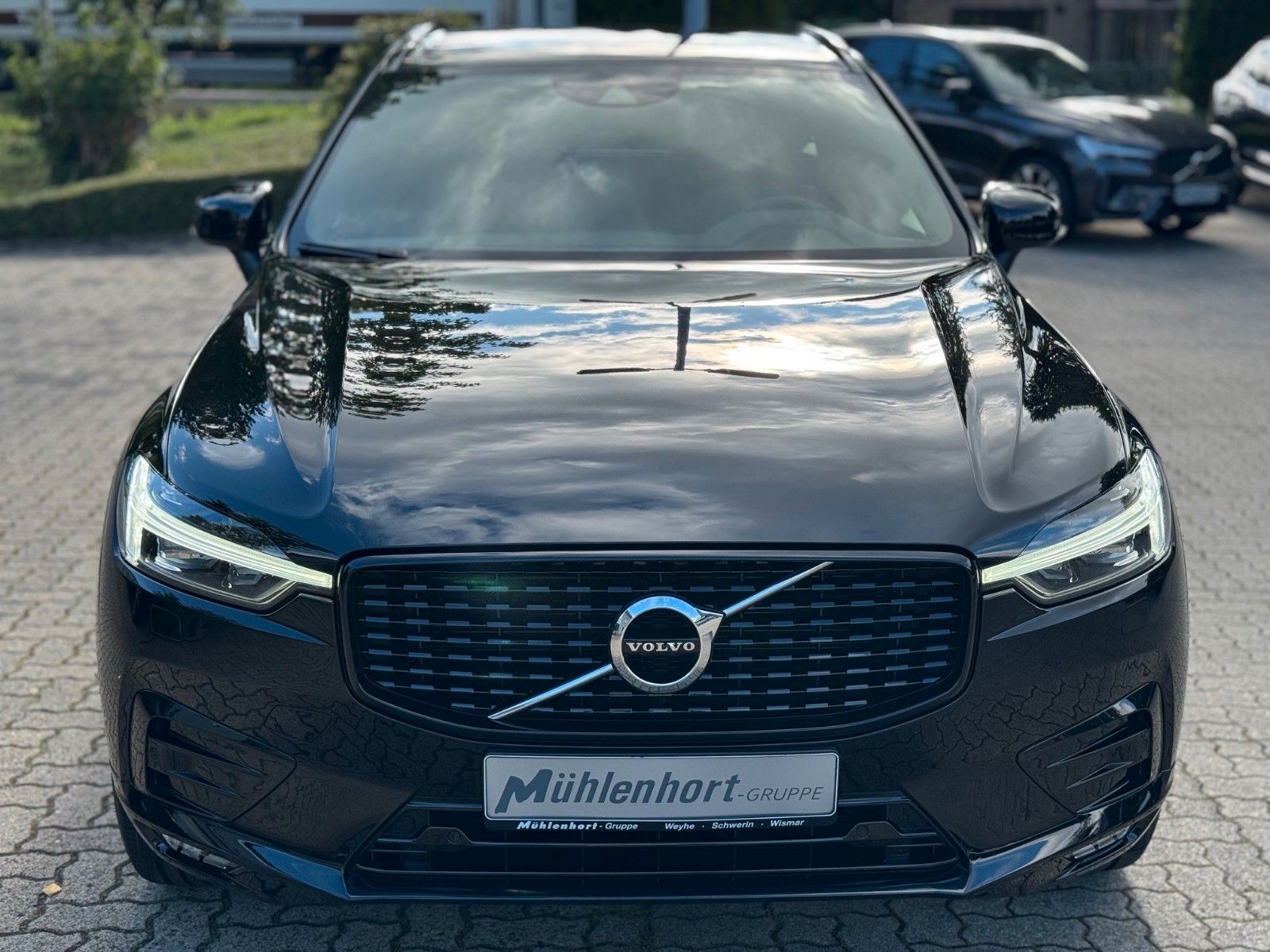 Volvo XC60 B5 D AWD R-DESIGN - Samsaru's Car Outlet