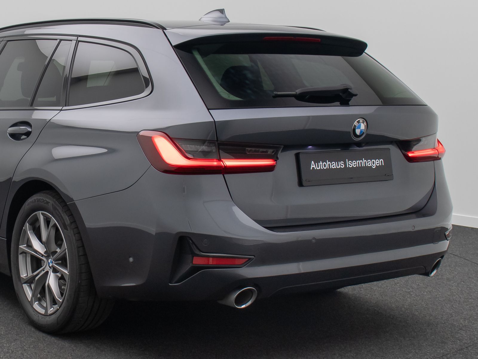 BMW 320d xD Sport Line - Samsaru's Car Outlet