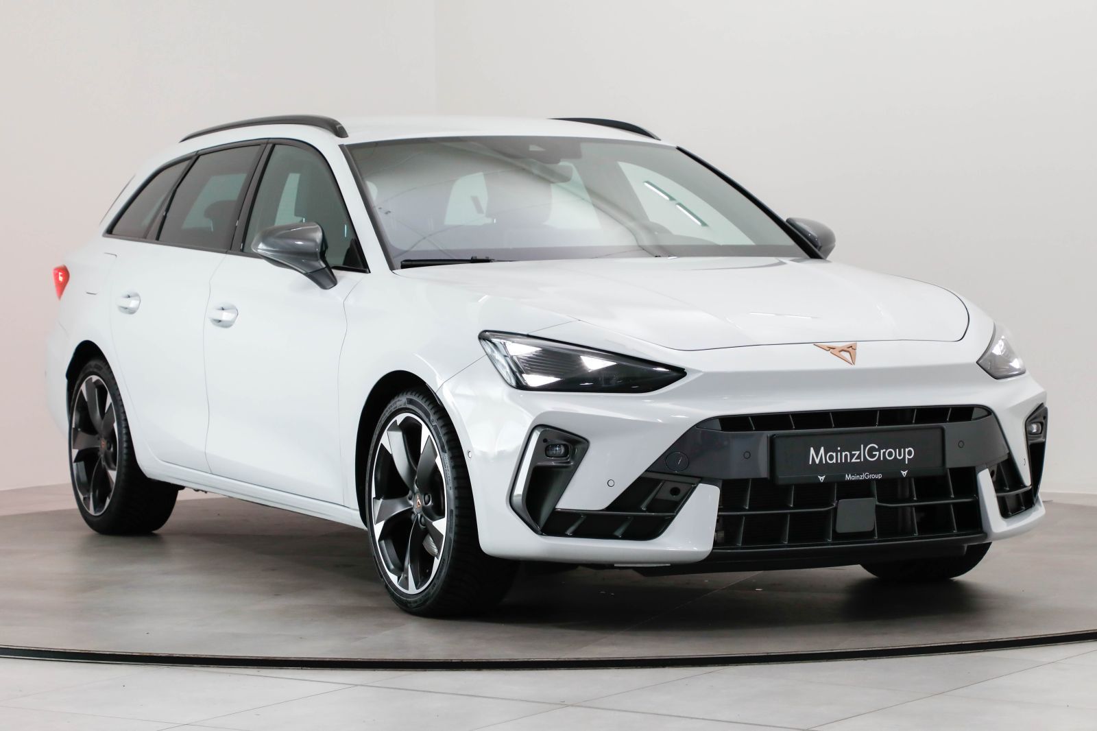 Seat Leon ST 2.0 TDI DSG AHK Kamera Navi ACC Keyless