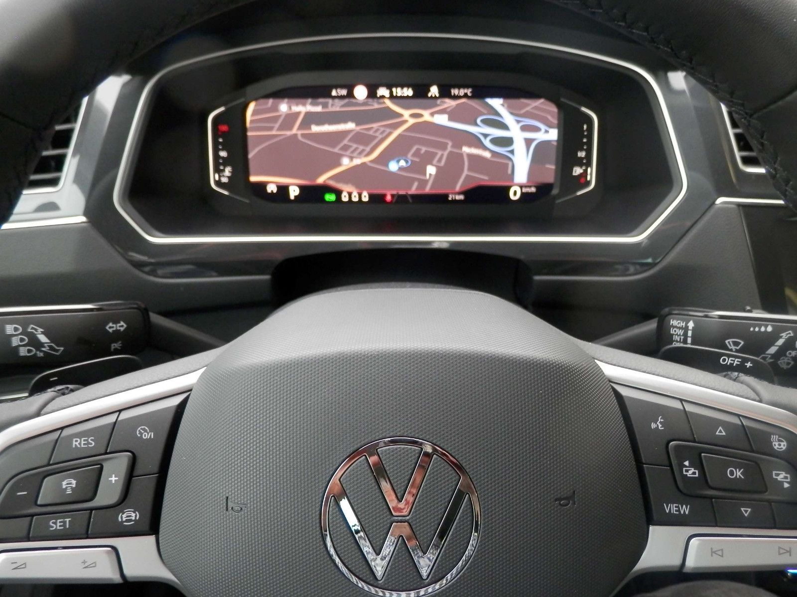 Volkswagen Tiguan Elegance - Samsaru's Car Outlet
