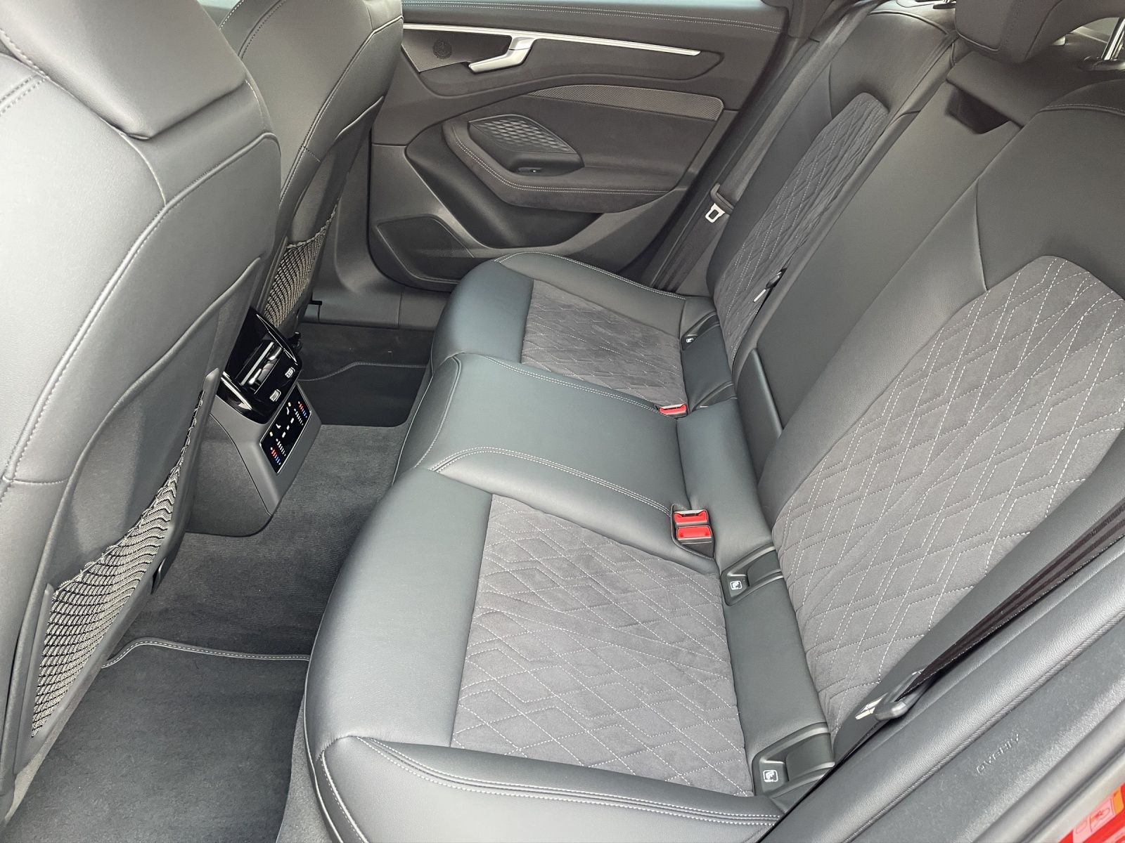 Audi A6 Avant TDI S tronic quattro s line edition one
