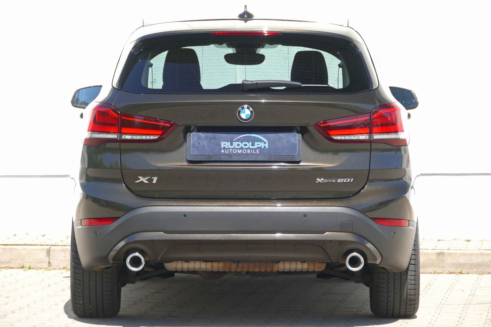 BMW X1 xDrive 20i Advantage - Samsaru's Car Outlet