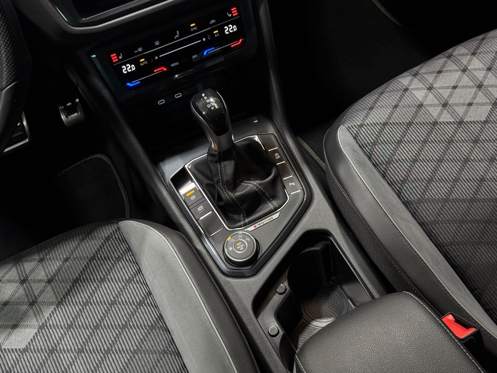 Volkswagen Tiguan R-Line 2.0 TDI DSG 4M - Samsaru's Car Outlet