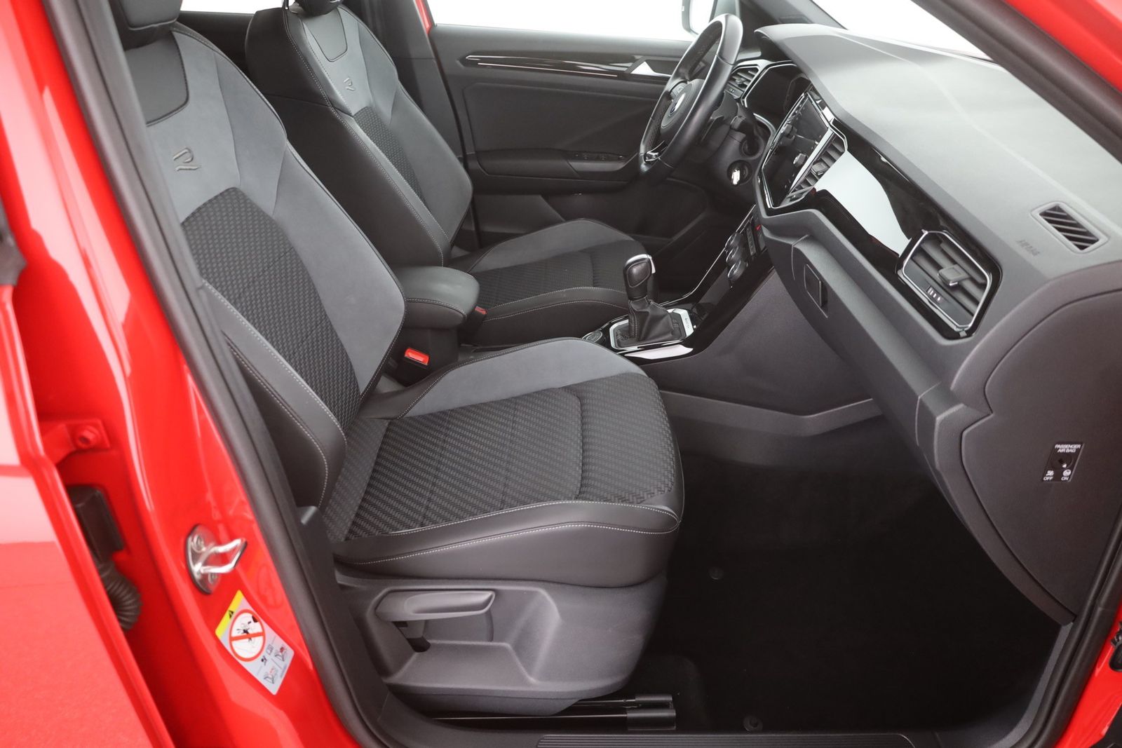 Volkswagen T-Roc 2.0 TSI R 4Motion - Samsaru's Car Outlet