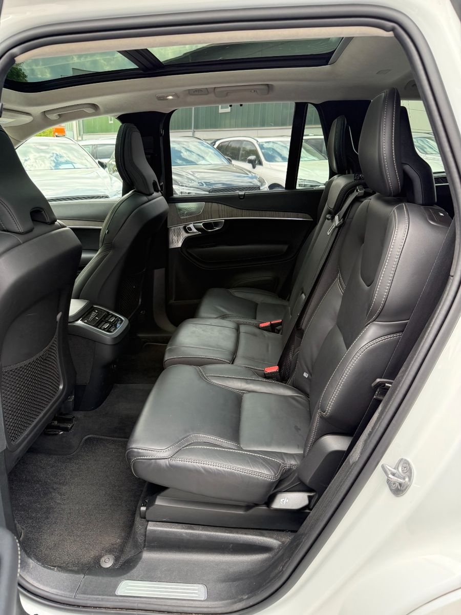 Volvo XC90 B5 AWD DIESEL+ULTIMATE+VOLLAUSTTATUNG+22"