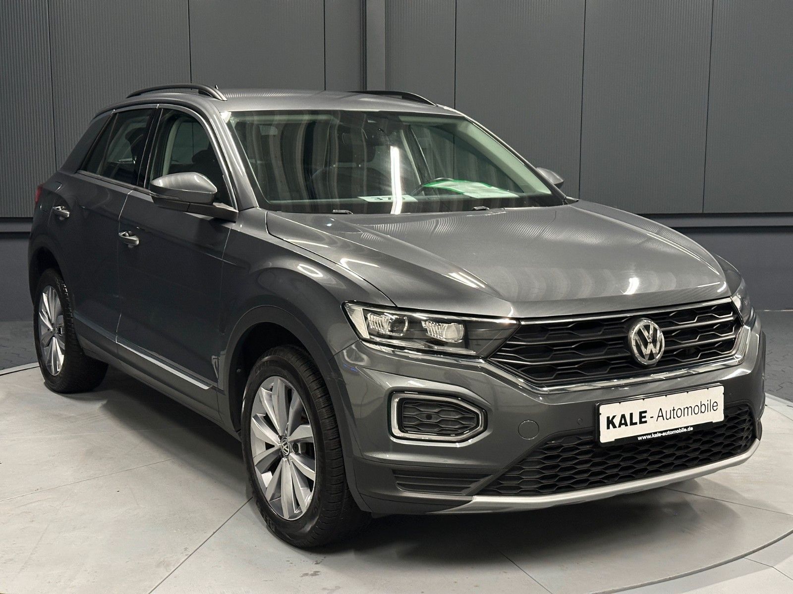 Volkswagen T-Roc 2.0 TDI DSG Style - Samsaru's Car Outlet