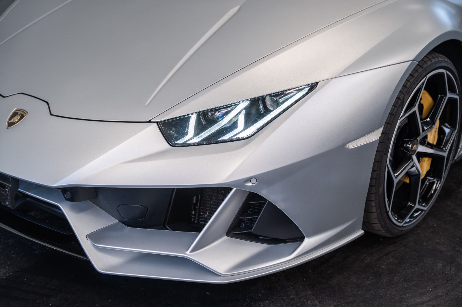 Lamborghini Huracán EVO AWD - Samsaru's Car Outlet