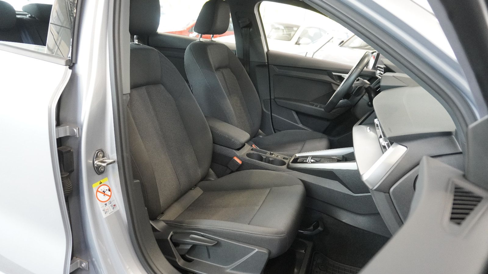 Audi A3 Sportback 30 TFSI advanced - Samsaru's Car Outlet