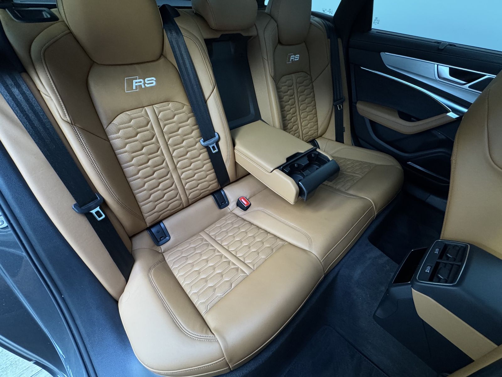 Audi RS6 HeadUP MatrixLED Pano B&O 360° ACC Sitzlüft.