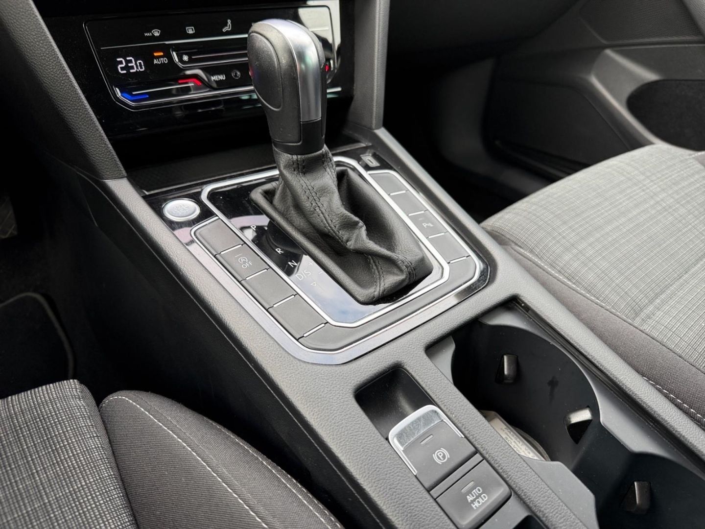 Volkswagen Passat 2.0 TDI DSG - Samsaru's Car Outlet