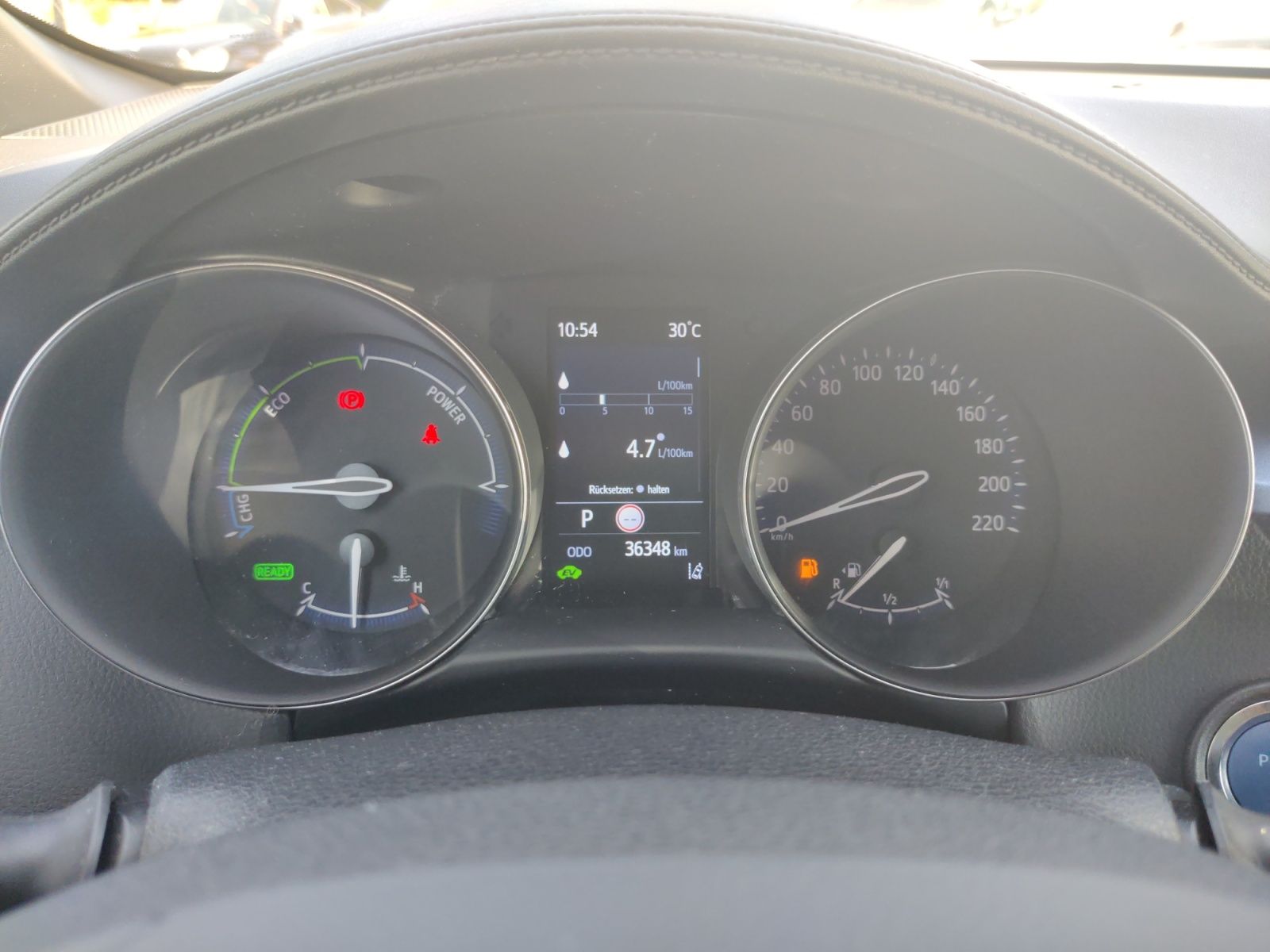 Toyota C-HR Hybrid 4x2 Team - Samsaru's Car Outlet