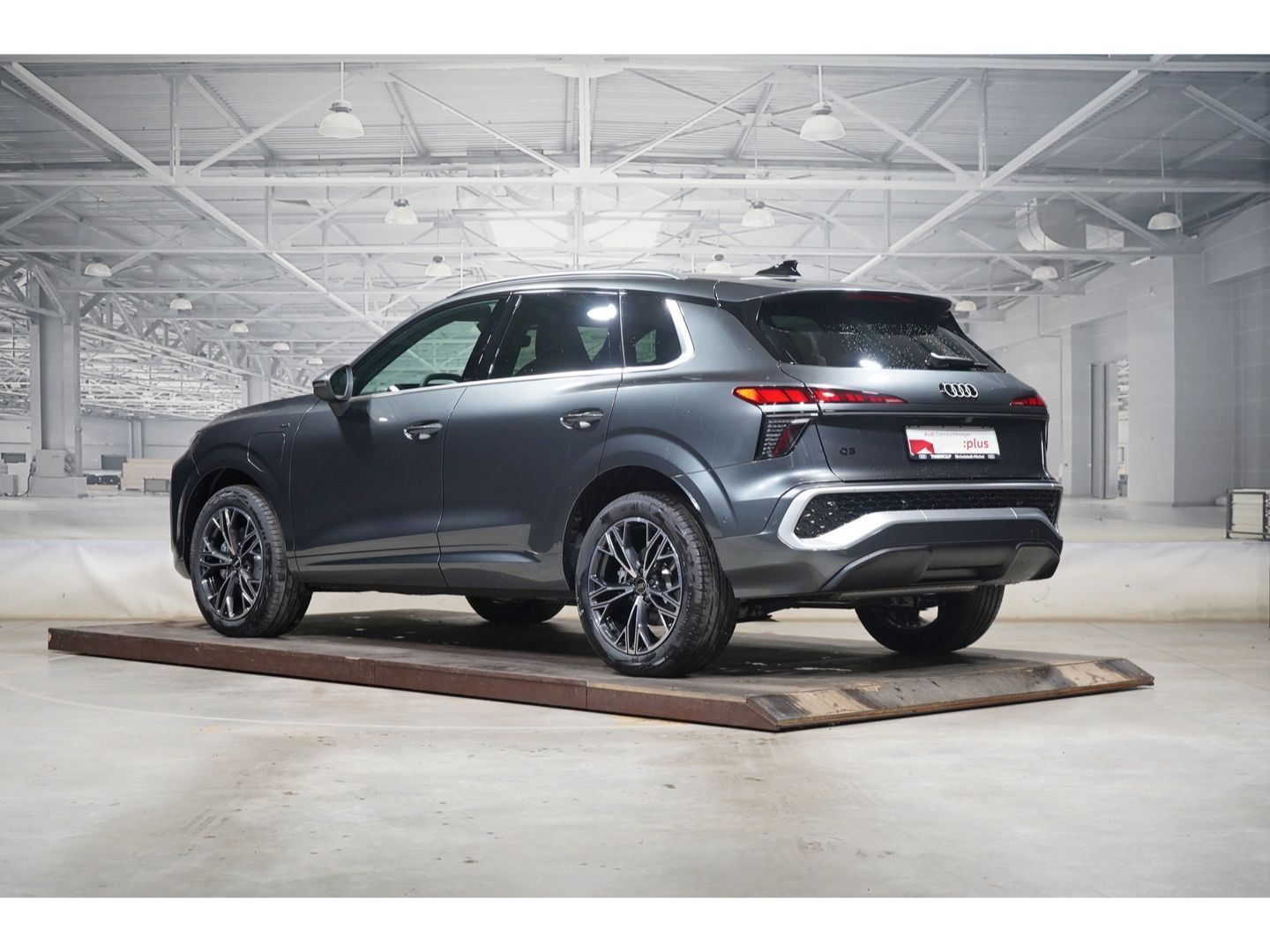 Audi Q3 SUV e-hybrid Tech Plus S line ACC 19-Zoll KAM