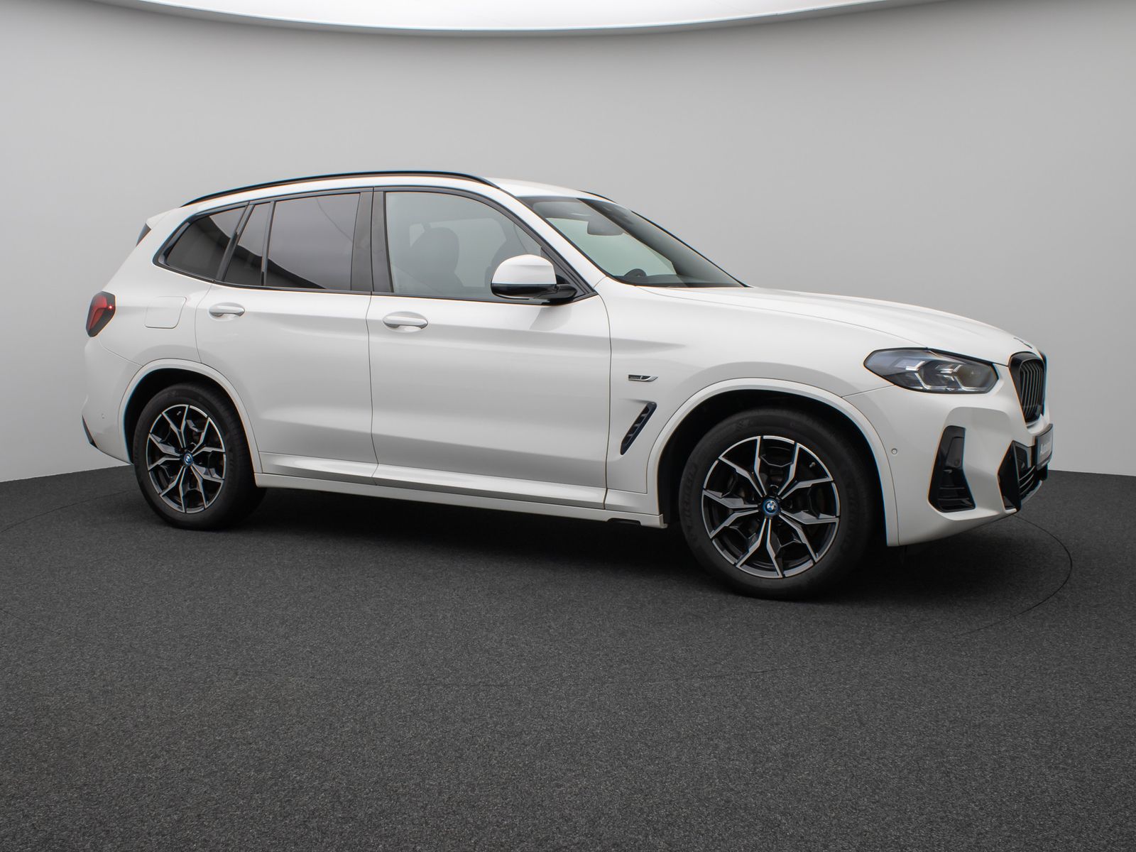 BMW X3 xD30e M Sport - Samsaru's Car Outlet