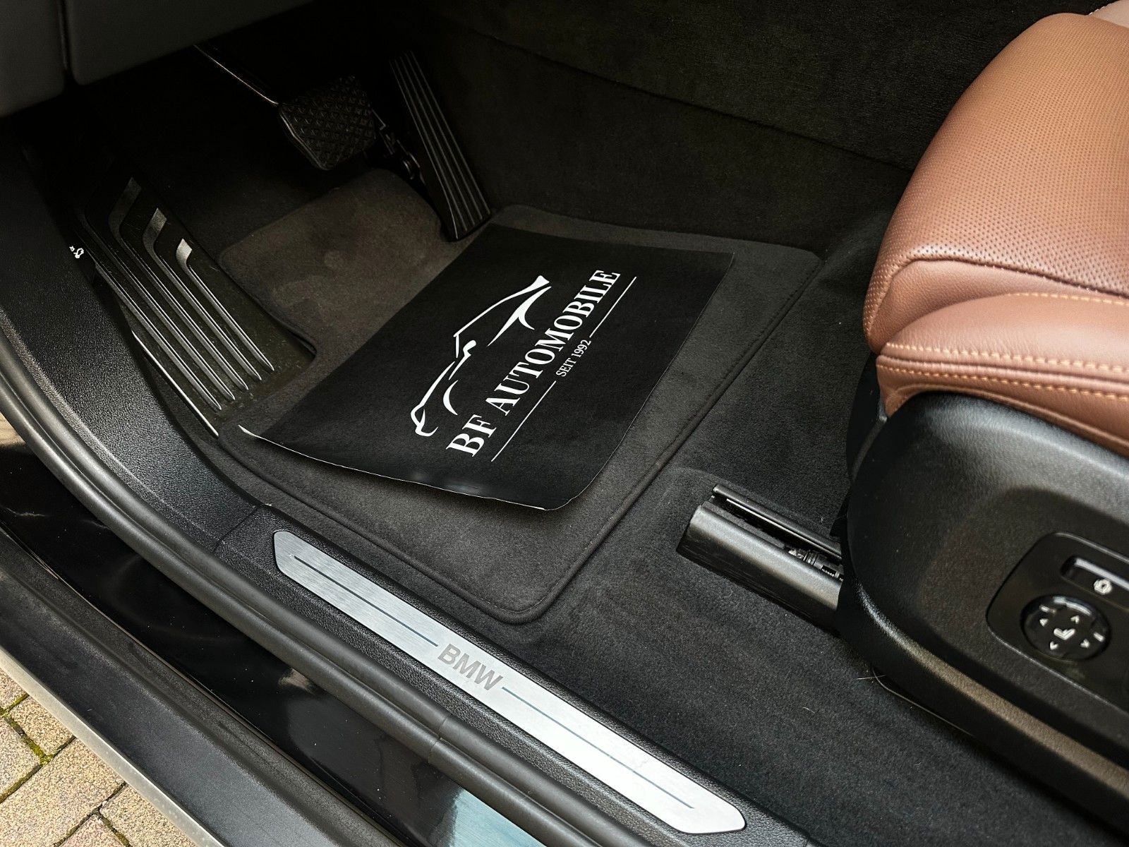 BMW X5 xDr45e PANO*Laser*Sitzkl*Massage*AHK*DA-Prof