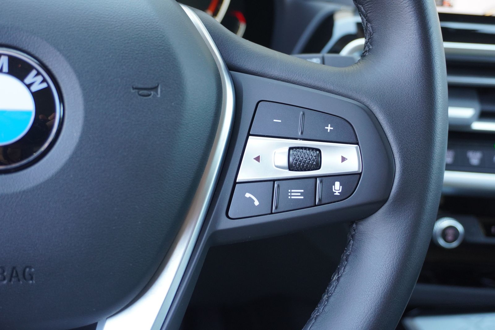 BMW X3 xDrive20i - Samsaru's Car Outlet