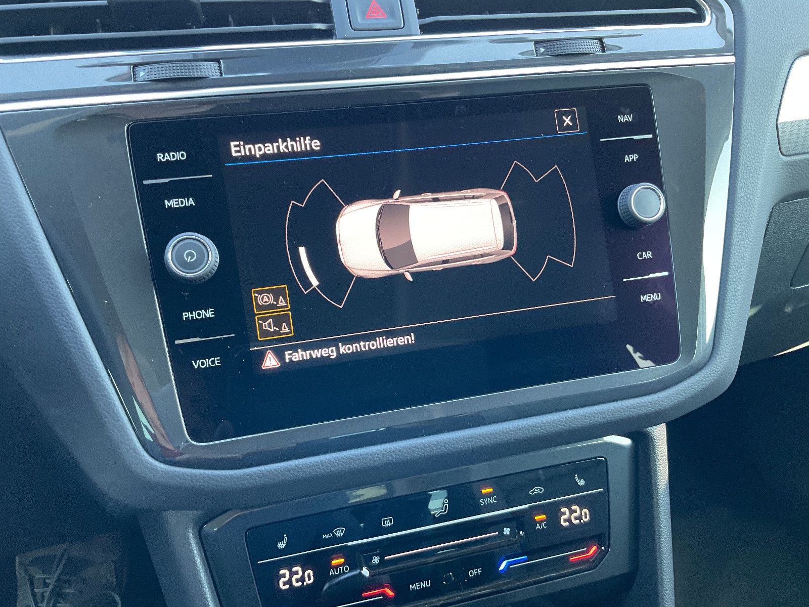 Volkswagen Tiguan Life - Samsaru's Car Outlet