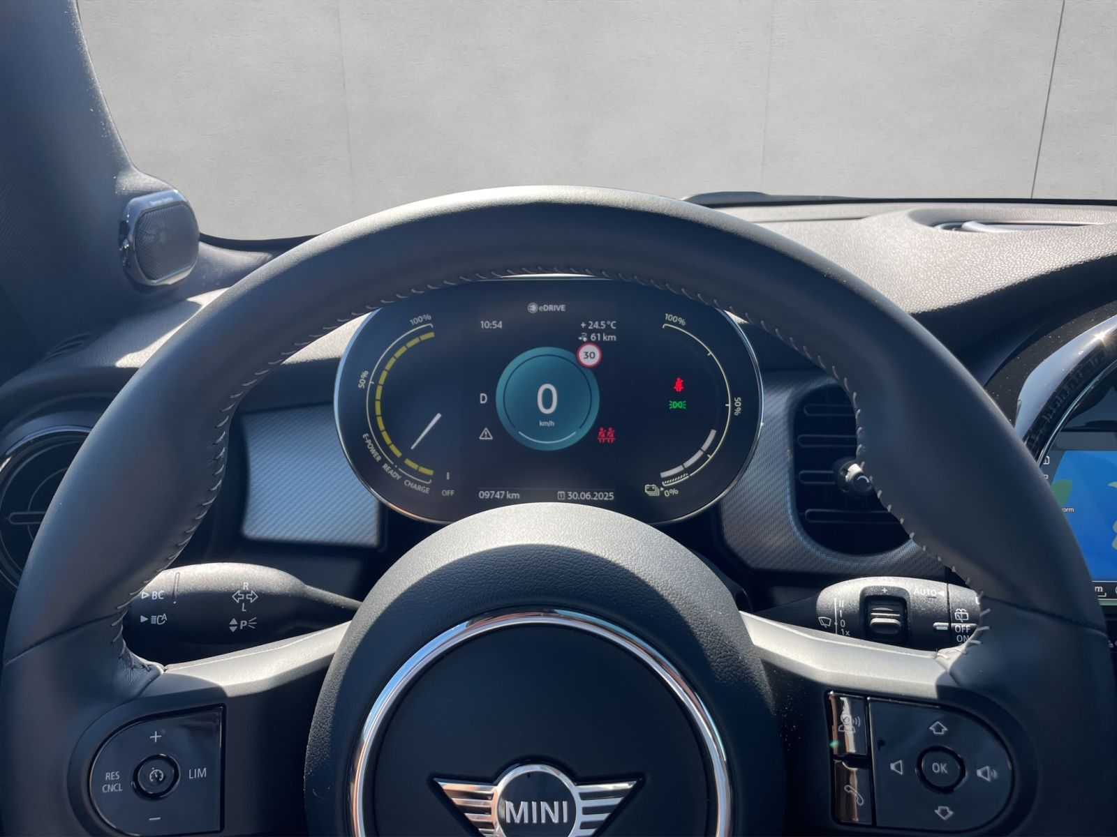 MINI Cooper SE MINI Yours Trim - Samsaru's Car Outlet