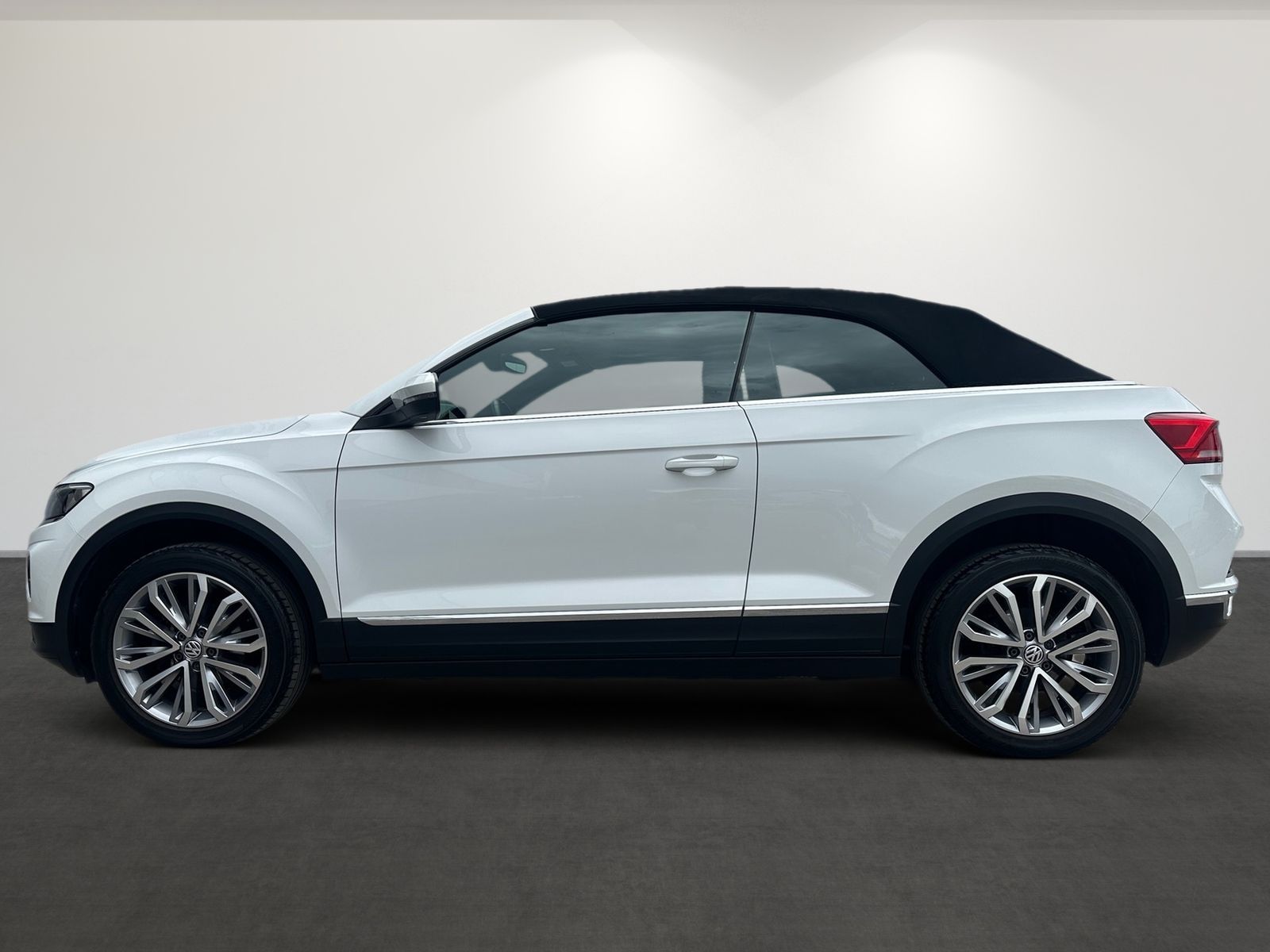 Volkswagen T-Roc Cabriolet 1.0 TSI Style - Samsaru's Car Outlet