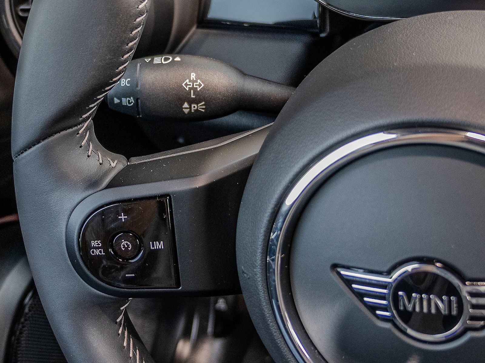 MINI Cooper SE 3-T - Samsaru's Car Outlet