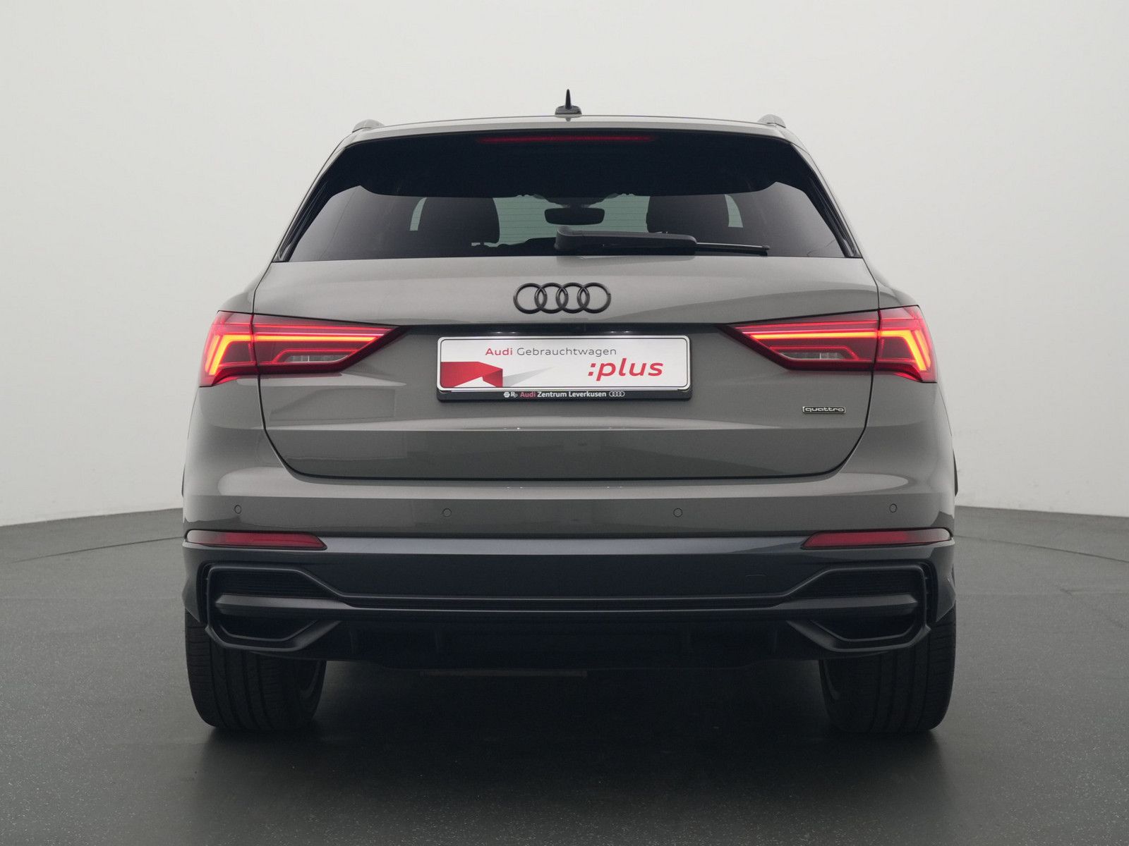 Audi Q3 quattro S line - Samsaru's Car Outlet