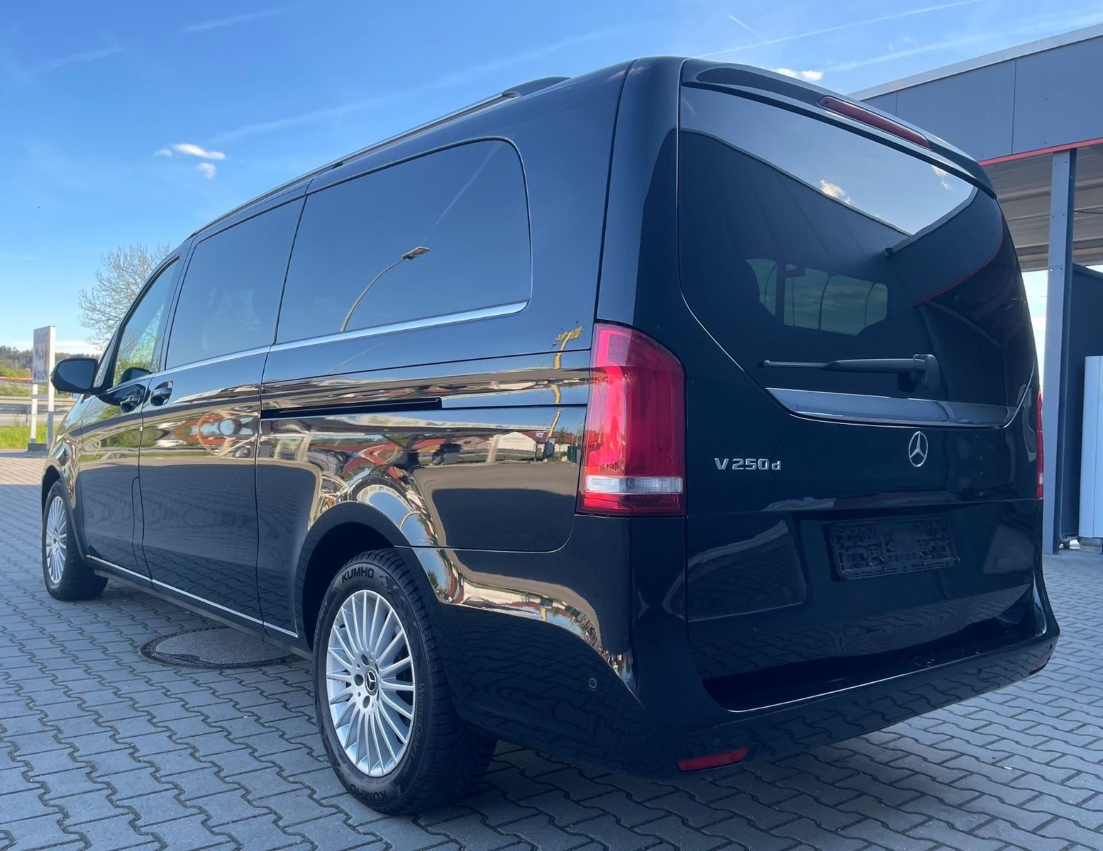 Mercedes-Benz V 250d AVANTGARDE - Samsaru's Car Outlet