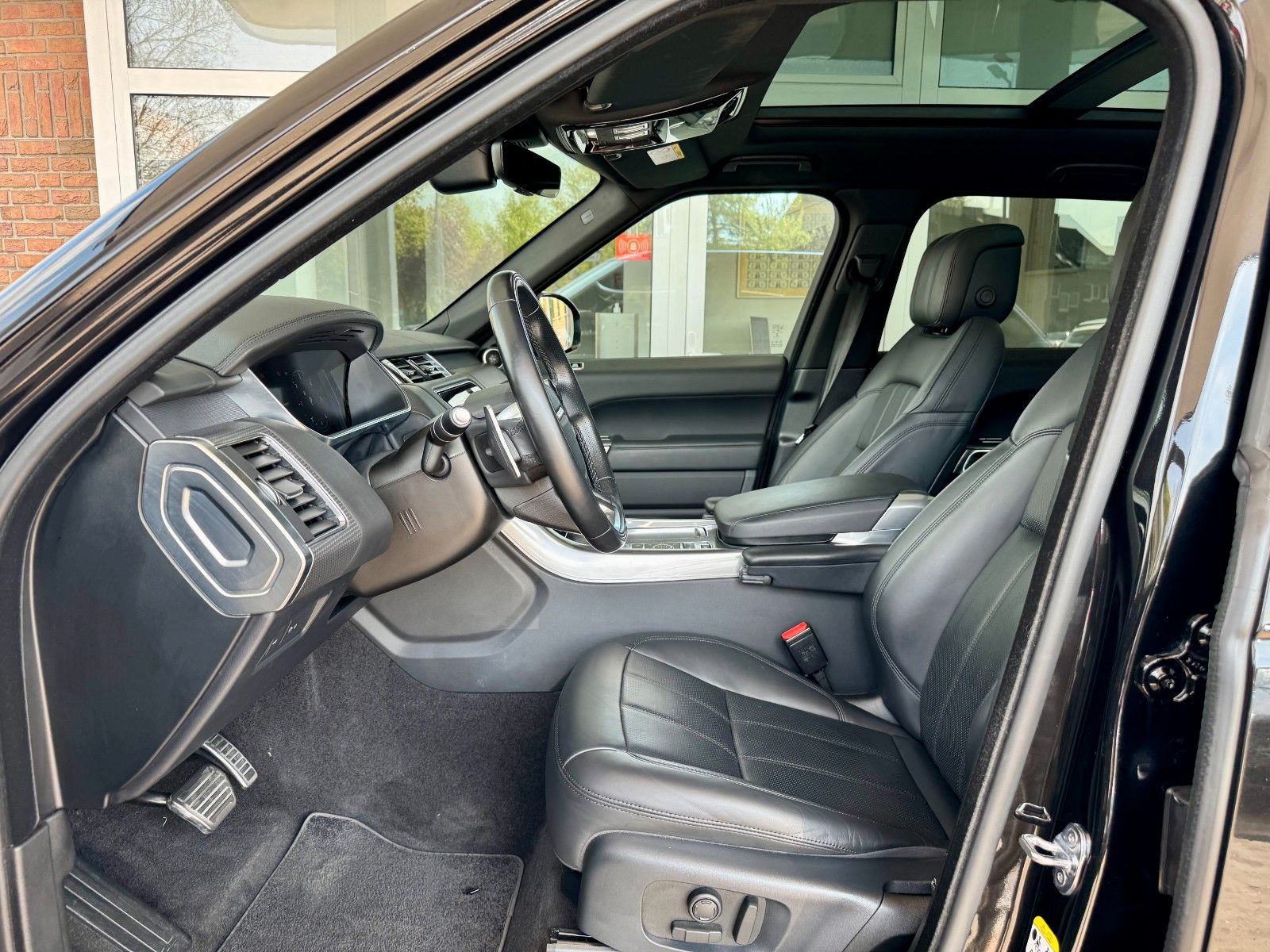 Range Rover Sport HSE Dynamic - Samsaru's Car Outlet