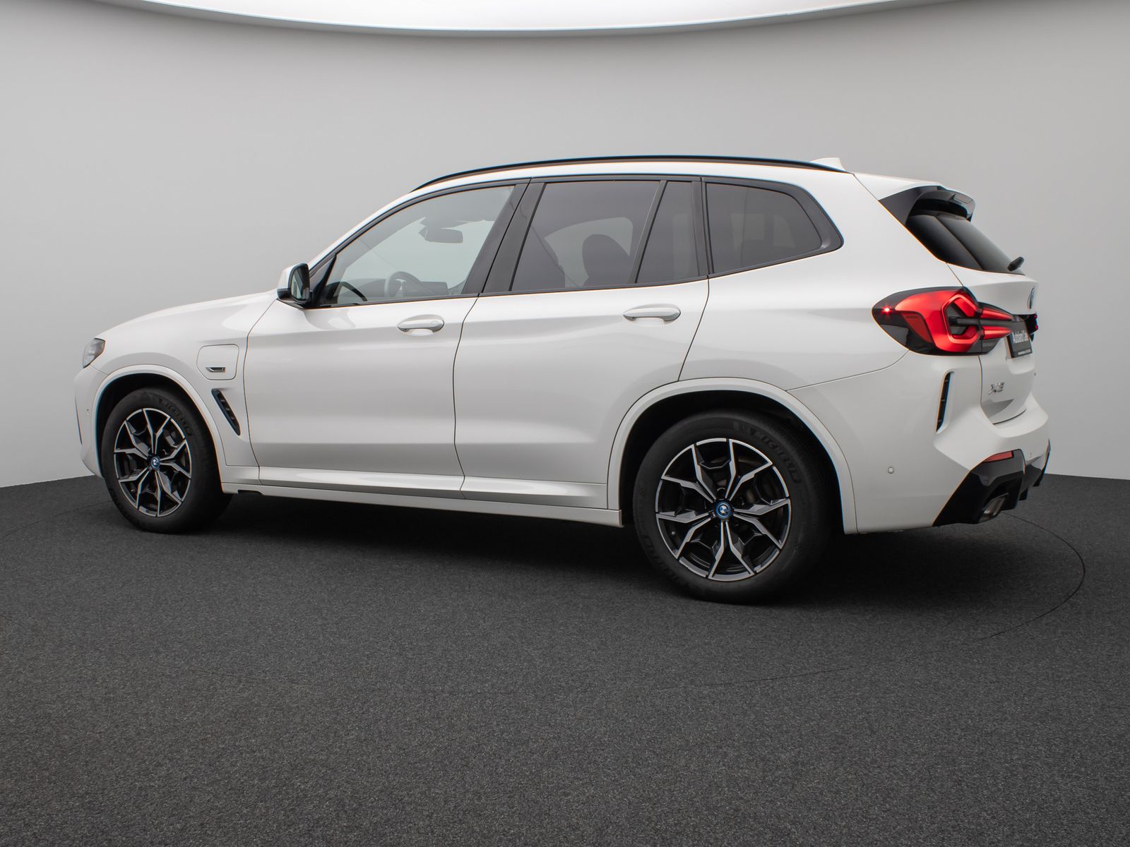 BMW X3 xD30e M Sport - Samsaru's Car Outlet