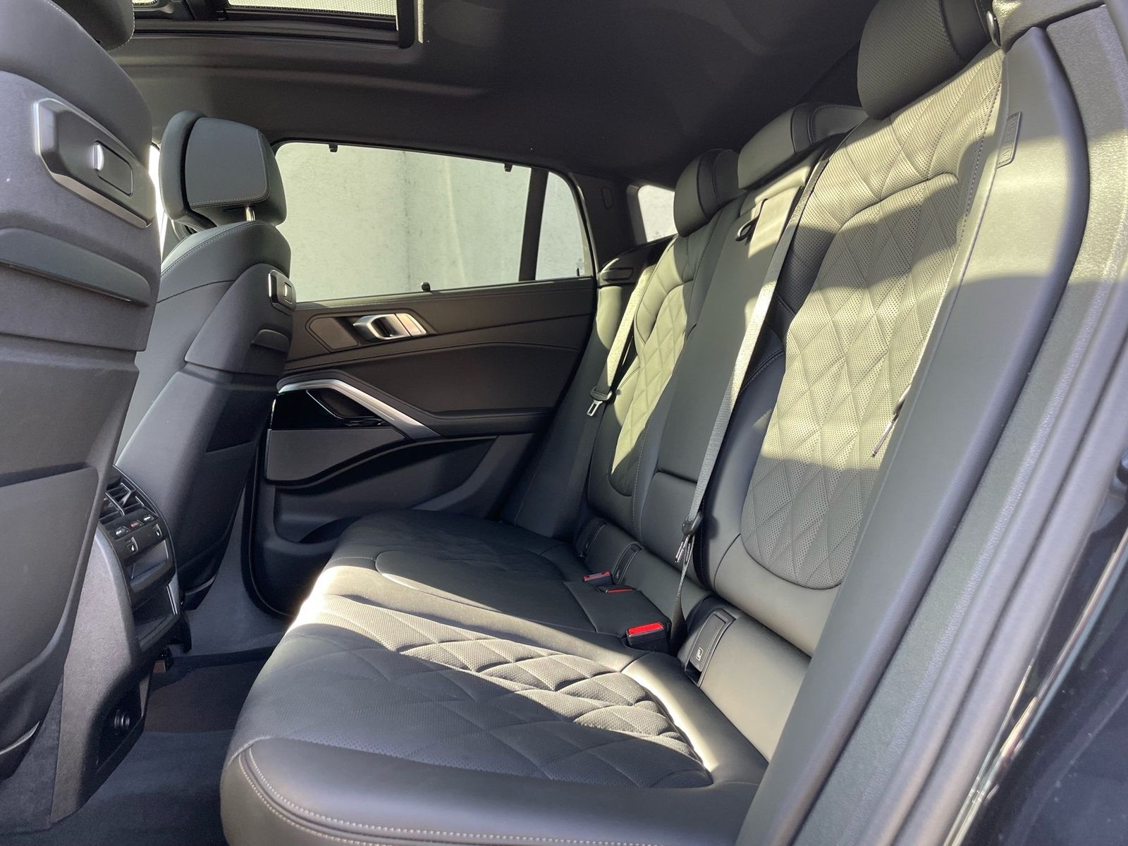 BMW X6 xDrive40d M Sport || AHK Sky Lounge H&K HUD