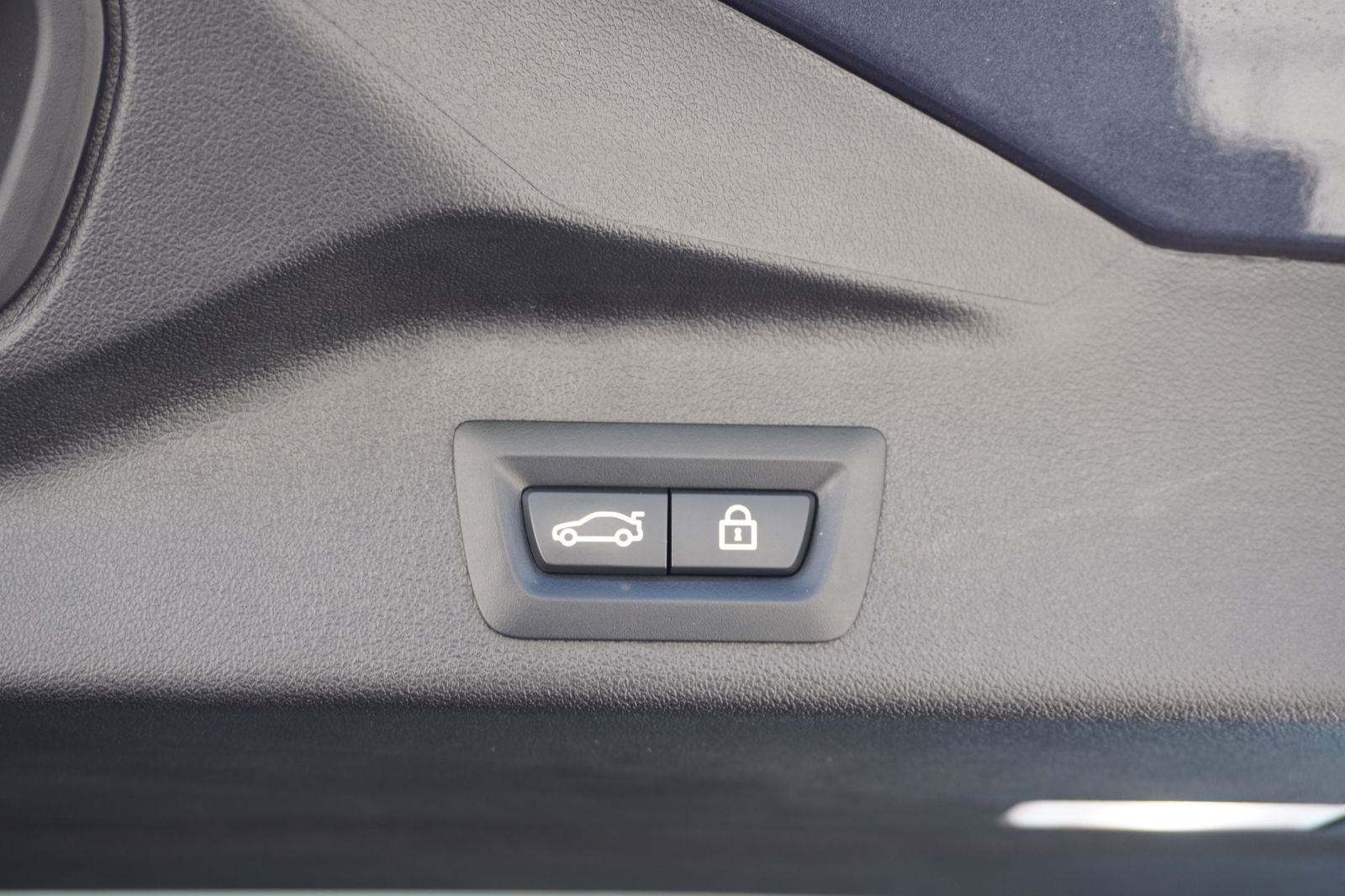BMW X5 xDrive45e M Sport Glasdach AHK HeadUp Laserli