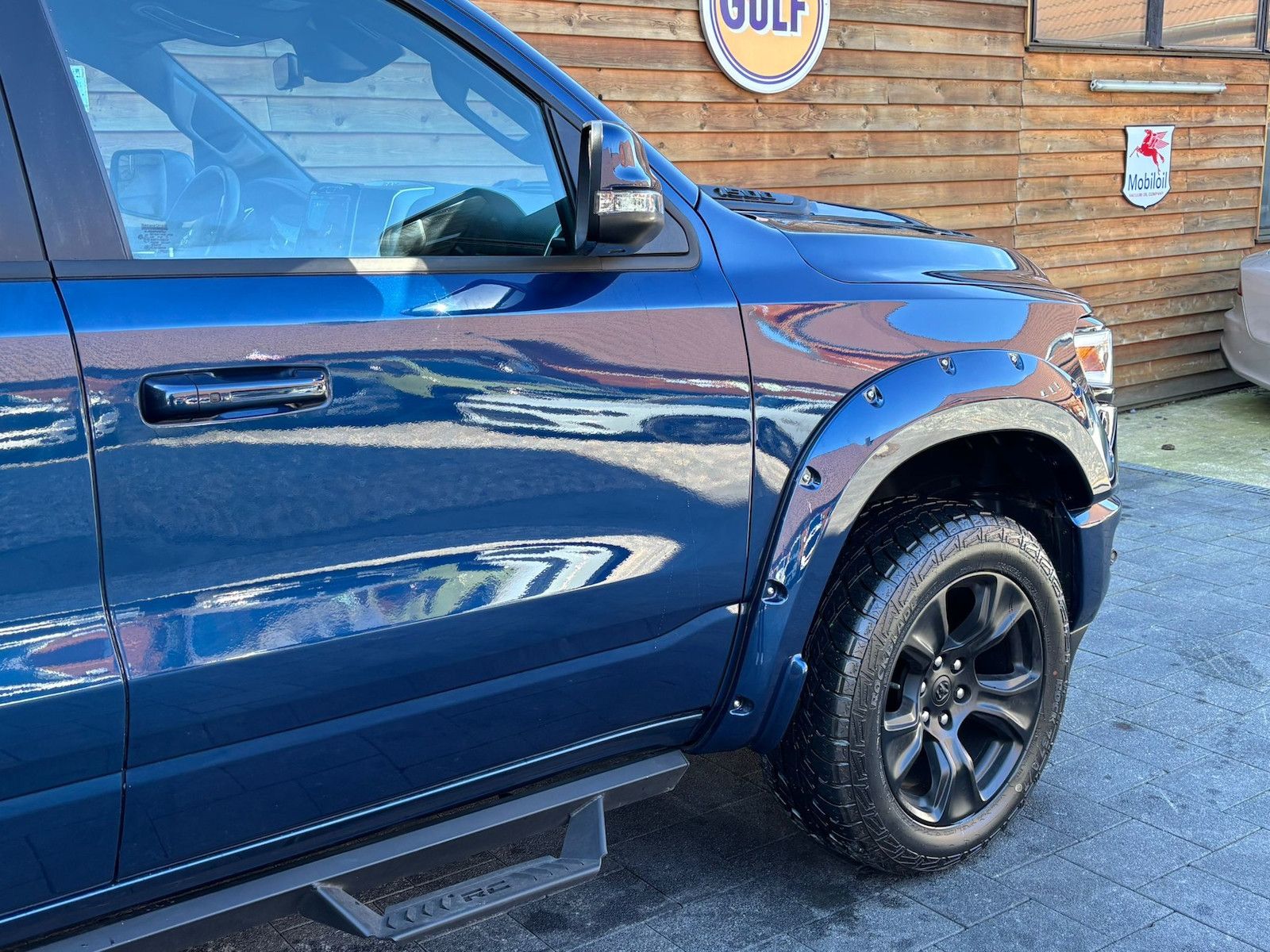 Dodge RAM 1500 Laramie 5,7L 4x4 AHK 12´´LED H&K LPG