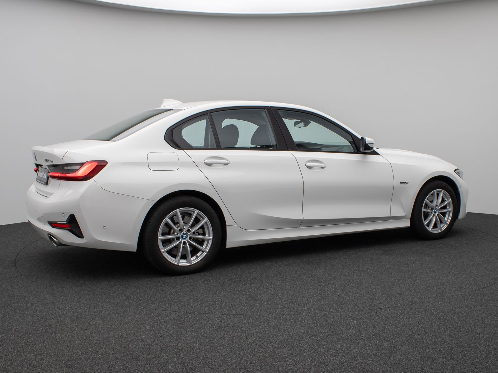BMW 320e - Samsaru's Car Outlet