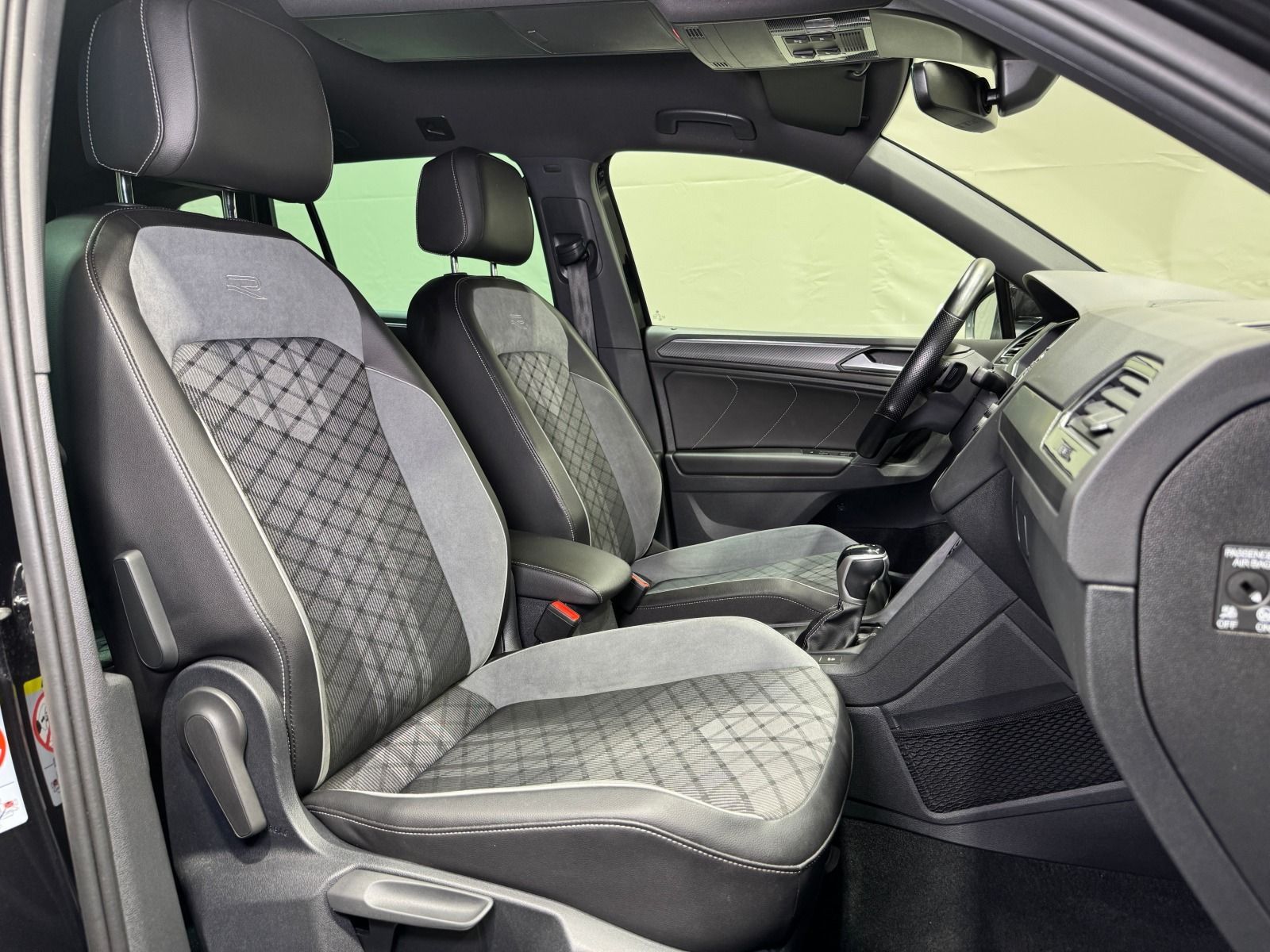 Volkswagen Tiguan R-Line 1.5 TSI DSG - Samsaru's Car Outlet