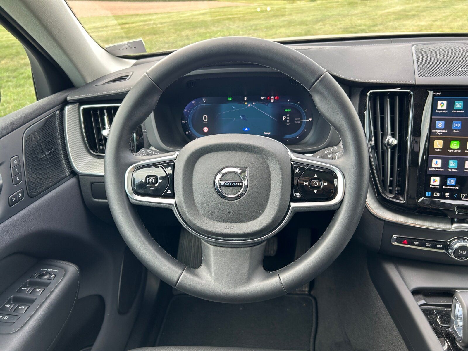 Volvo XC 60 T8 AWD Ultra Dark PlugIn+360Grad+AHK+Leder