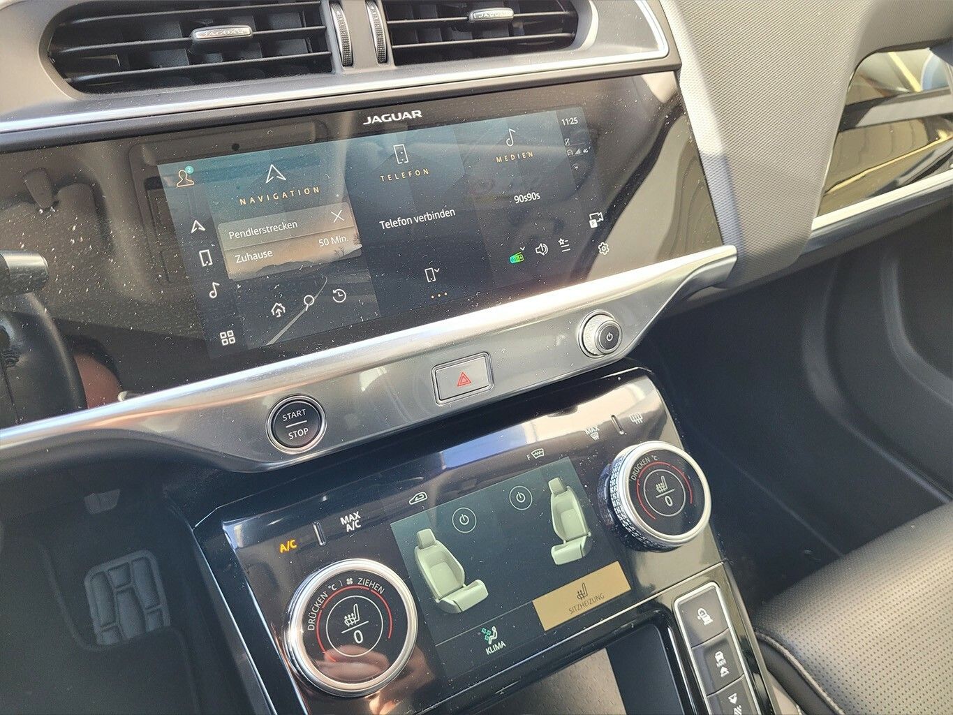 Jaguar I-Pace EV320 SE BLACK STHEIZ AHK