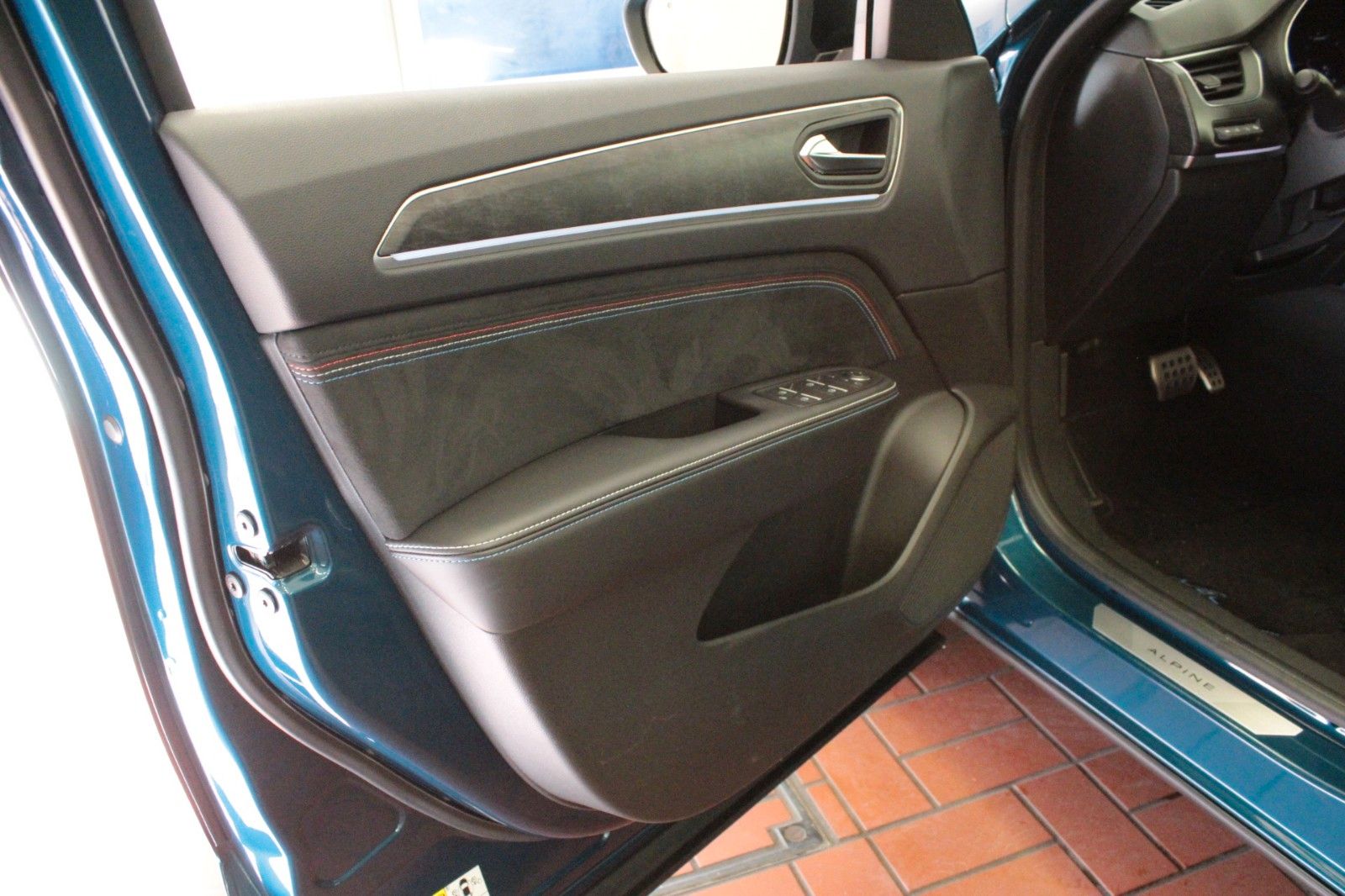 Renault Arkana Mild Hybrid - Samsaru's Car Outlet