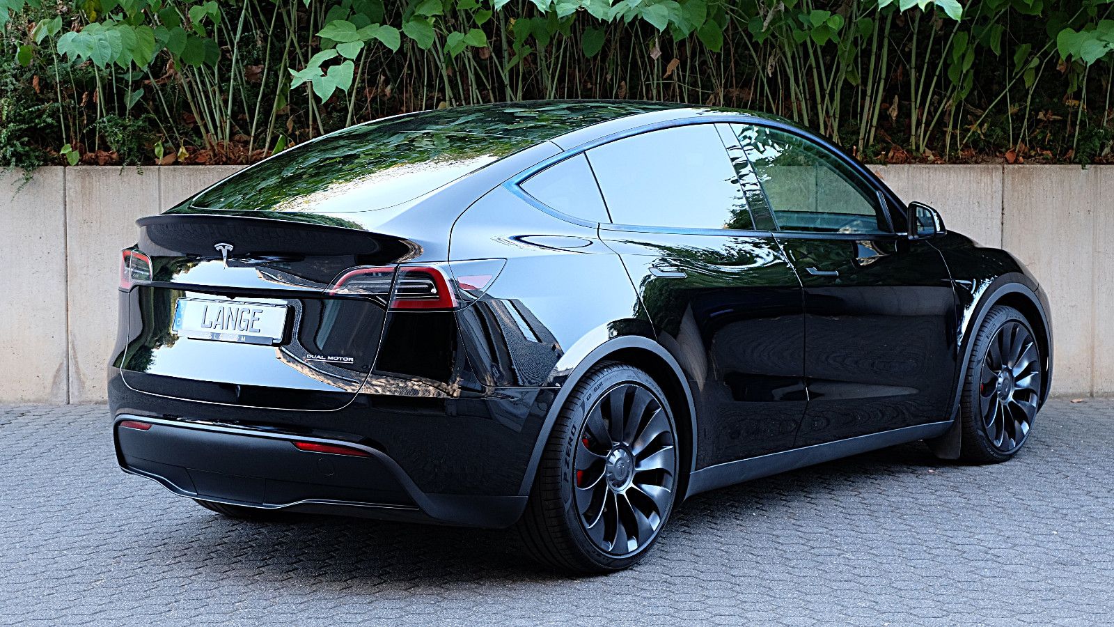 Tesla Model Y Performance Dual Motor AWD, HW4, LM 21"